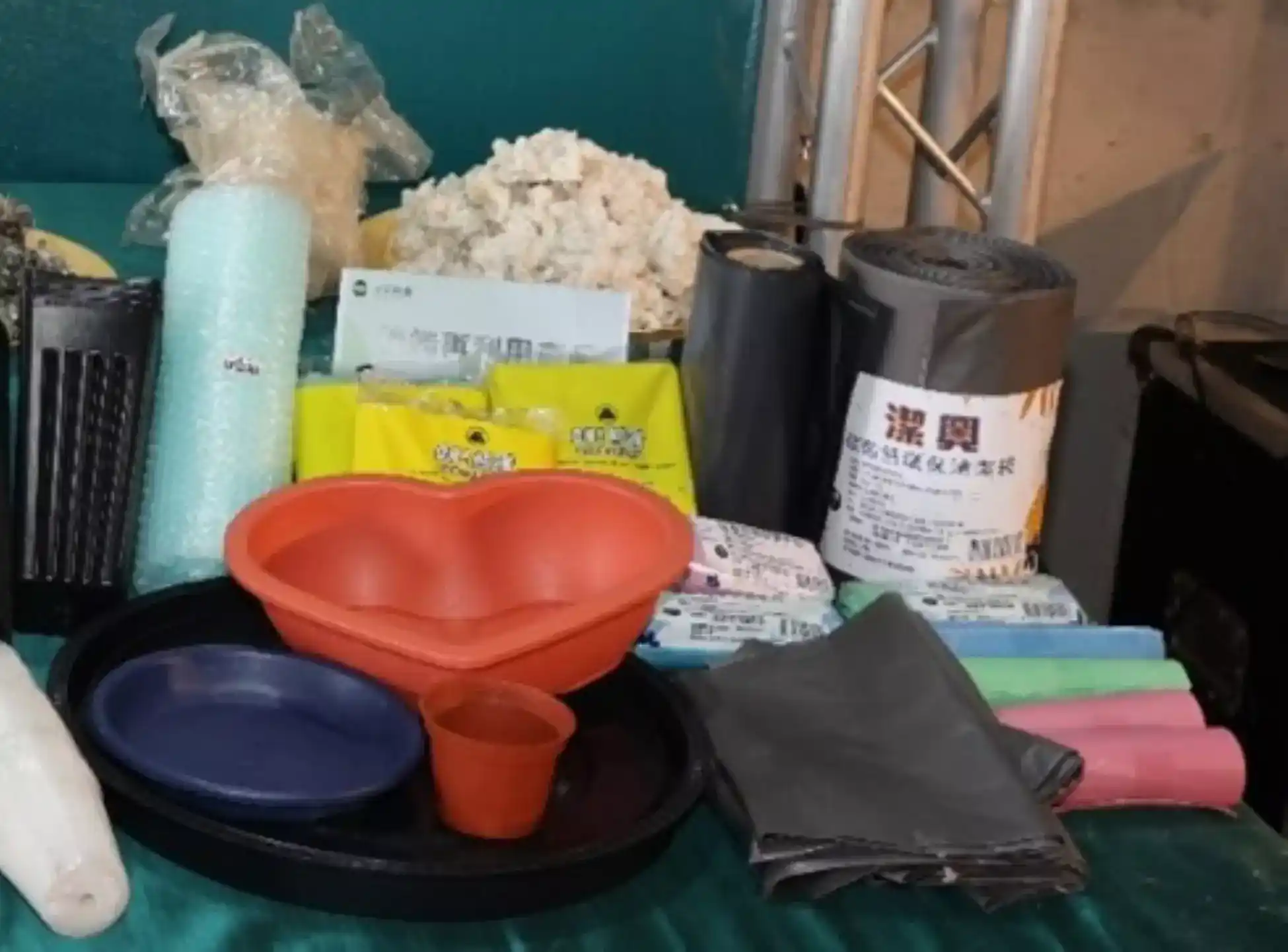 塑膠粒料製成再生產品